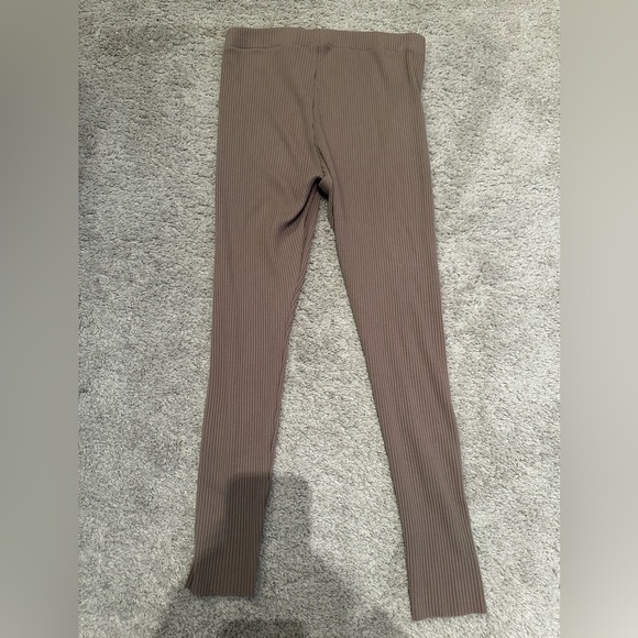 Free with purchase over $30 / H&M women’s ribbed leggings - size L - Picture 4 of 4